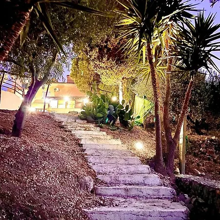 La Collina Sul Mare Bed & Breakfast 3*